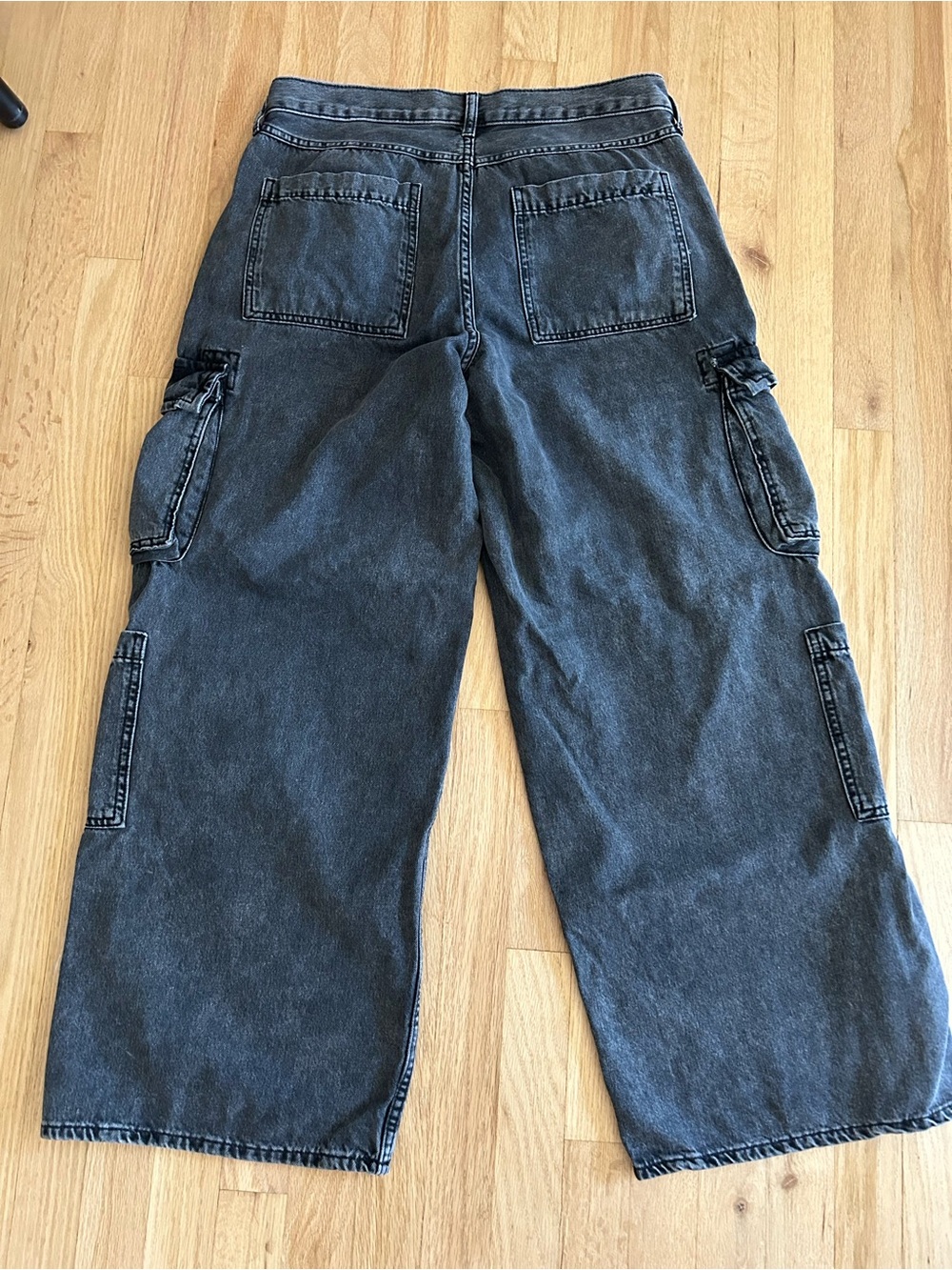Old Navy Baggy Wide Leg Cargo Jeans mid rise drapey denim grey wash black 12 - Picture 9 of 11